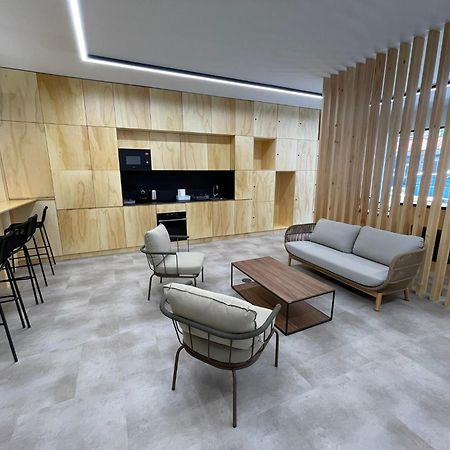 Urban Cube Hostel Sevilla Luaran gambar