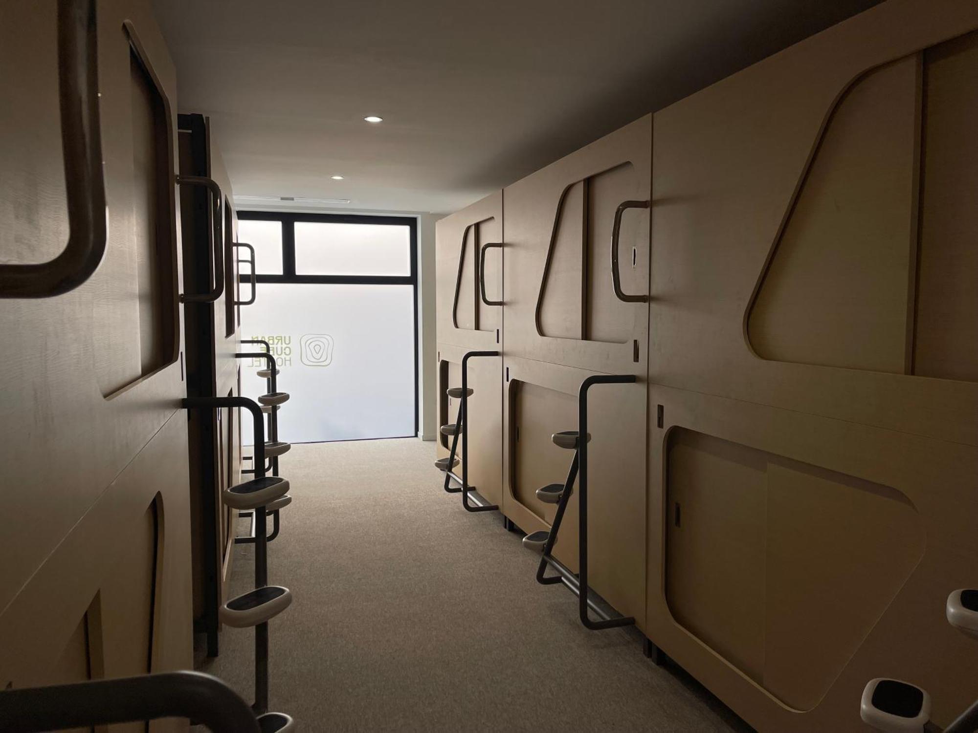 Urban Cube Hostel Sevilla Luaran gambar
